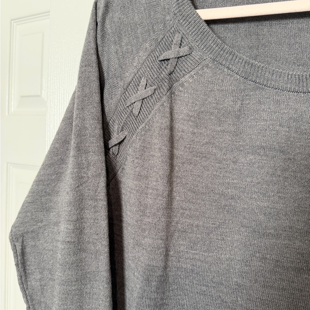 New York & Co Grey Sweater Size XL - Picture 2 of 4